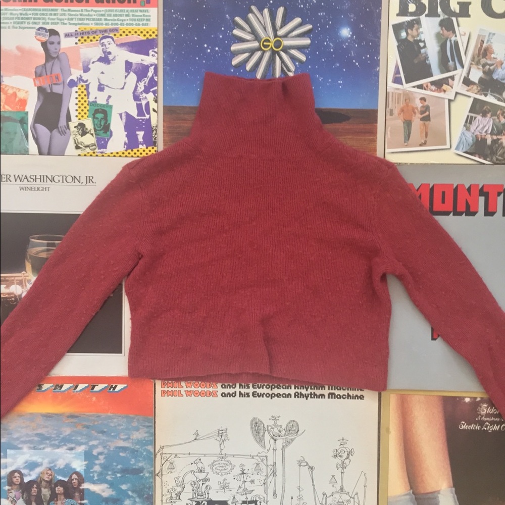 TRUE TURTLENECK SWEATER